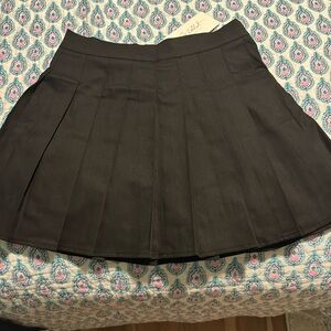 Black pleated skirt